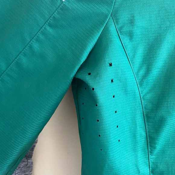 Green adidas wind breaker - Picture 2 of 6